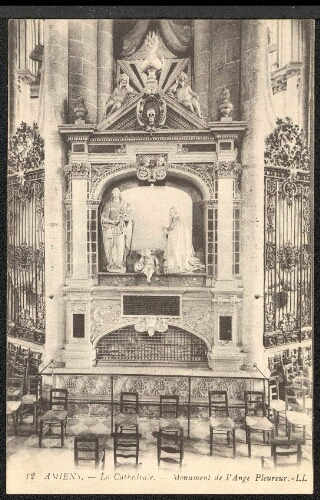 Amiens : la Cathédrale, monument de l'Ange Pleureur