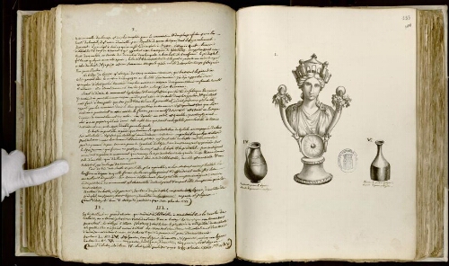 A) Notices relatives au buste de Cybèle et à de ux vases de terre cuite représentés page suivante, en vis-à-vis B) Buste de Cybèle et de ux vases de terre cuite découverts à Tours-en-Vimeu. L'original du buste de Cybèle est actuellement conservé au cabinet de s Médailles et Antiques de la Bibliothèque nationale de France sous la cote « Bronze.611 ». Une reproduction couleur est visible dans « Le Vimeu » de Gérard Bacquet et Marie-Noé Hue, p. 147.