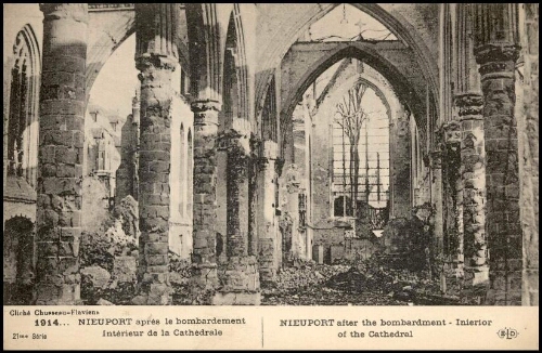 1914 Nieuport après le bombardement intérieur de la cathédrale