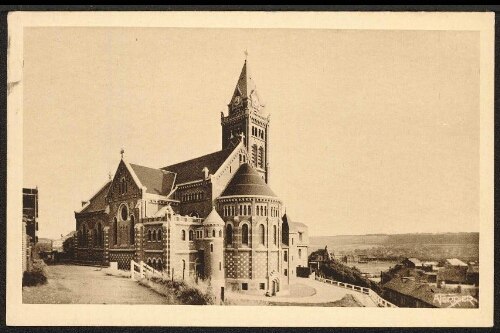 L'église St-Martin dominant la ville de Mers