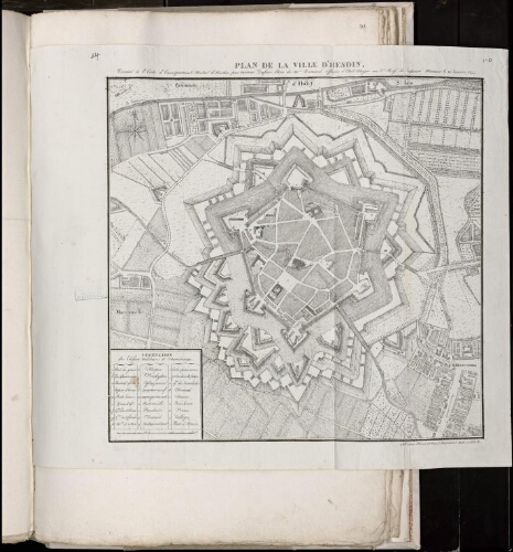 Plan de la ville d’Hesdin enceinte et faubourgs de ssiné à l’École d’Enseignement Mutuel d’Hesdin par Onésime Dufour, élève de Mr Bernard, Officier d’État-major au 2e Régiment de s Sapeurs Mineurs, le 18 janvier 1823. - Lith. par Pierre Le Grand, Imprimeur-Lith. à Abbeville. Echelle : 73 mm pour 300 m. Petit encart en bas à gauche : "Désignation de s édifices militaires et communaux"