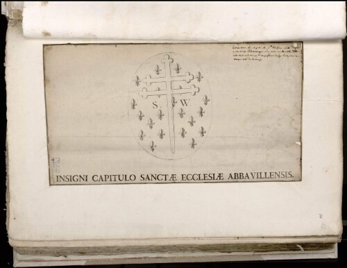 Insigni capitulo sanctae ecclesiae abbavillensis. Le vrai sceau du chapitre de St Wulfran Saint-Vulfran avec une croix d’archevêque ; de part et d’autre, un S et un W ; l’ovale est parsemé de fleurs de Lys.