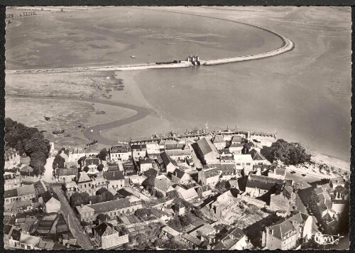 Le Crotoy (Somme) : vue aérienne, le port et le bassin de chasse